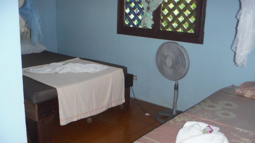 Cabinas Miss Miriam 1 Tortuguero Bagian luar foto