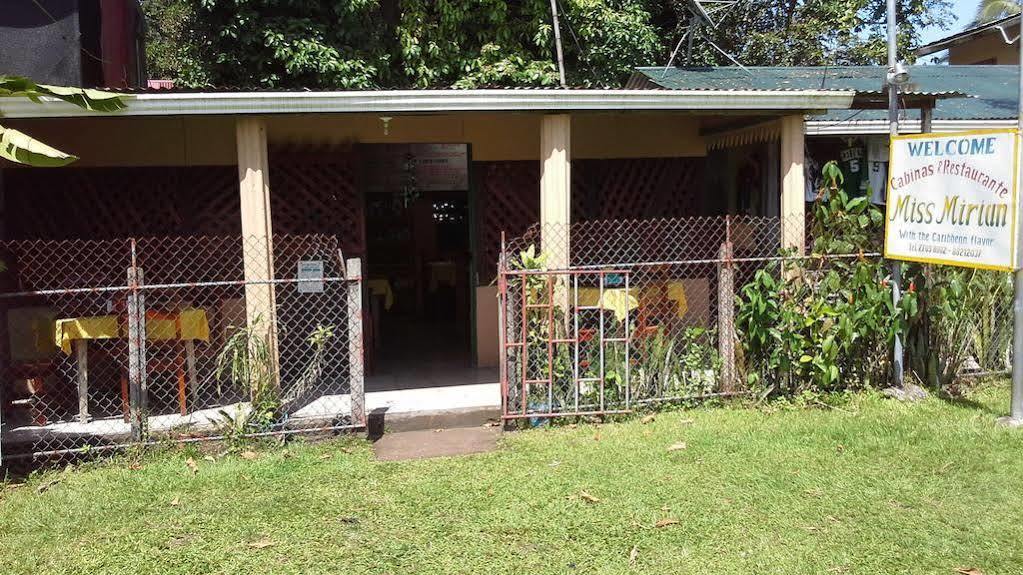 Cabinas Miss Miriam 1 Tortuguero Bagian luar foto