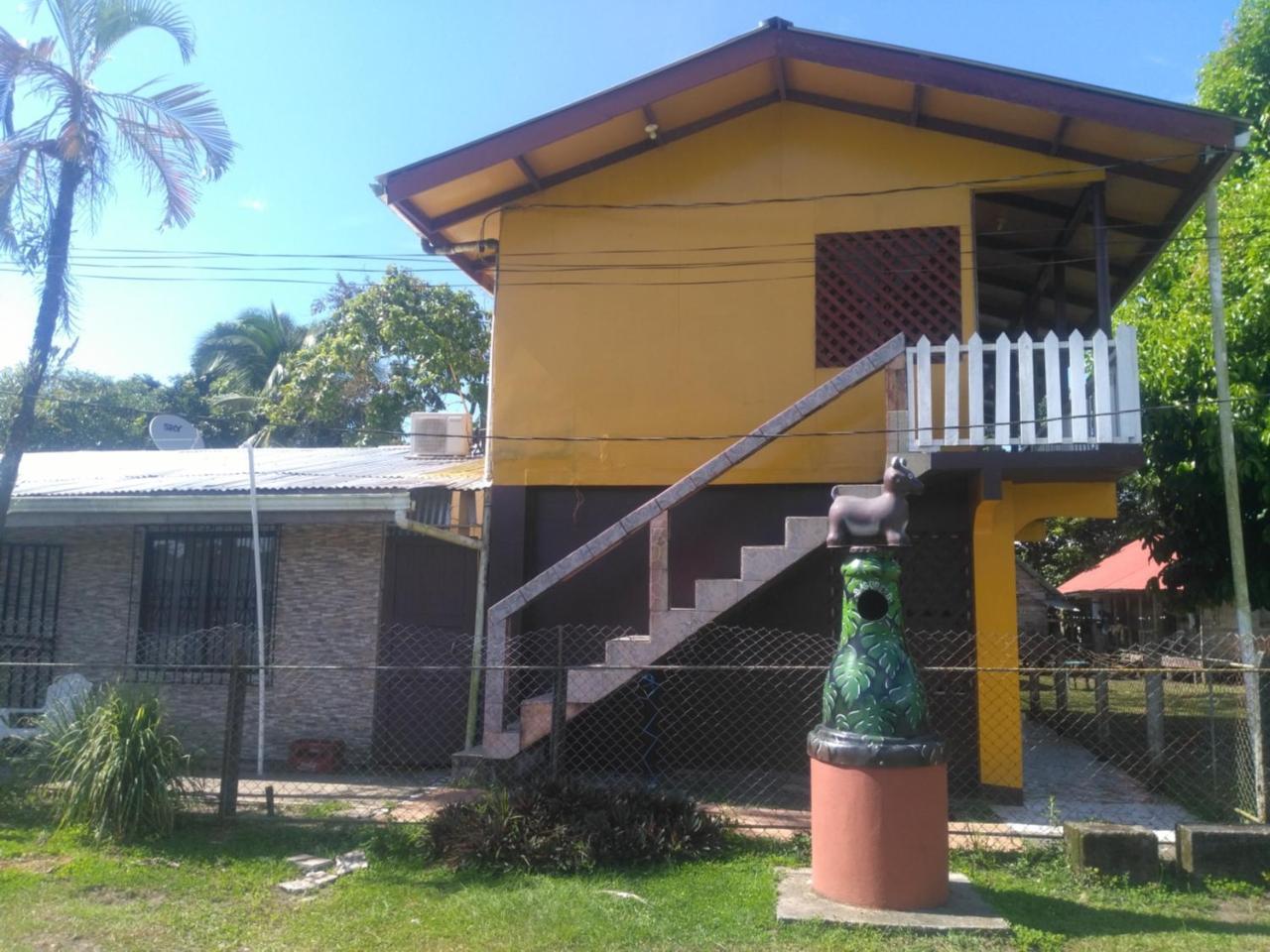 Cabinas Miss Miriam 1 Tortuguero Bagian luar foto