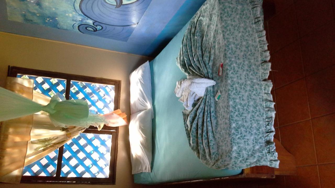 Cabinas Miss Miriam 1 Tortuguero Bagian luar foto